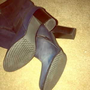 Lady’s leather boots